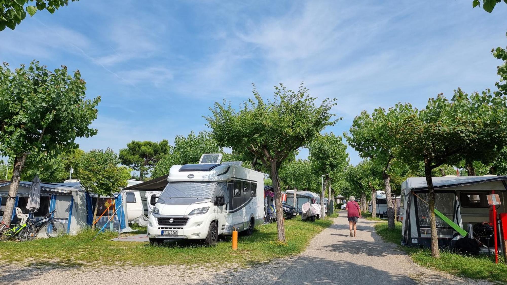 Camping Belvedere لاتيزي المظهر الخارجي الصورة